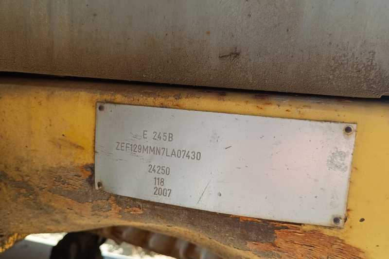 OmecoHub - Immagine NEW HOLLAND E245B